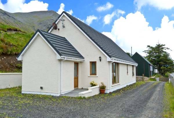 Sconser Cottage | Cabin ∙ 2 bedrooms ∙ 4 guests