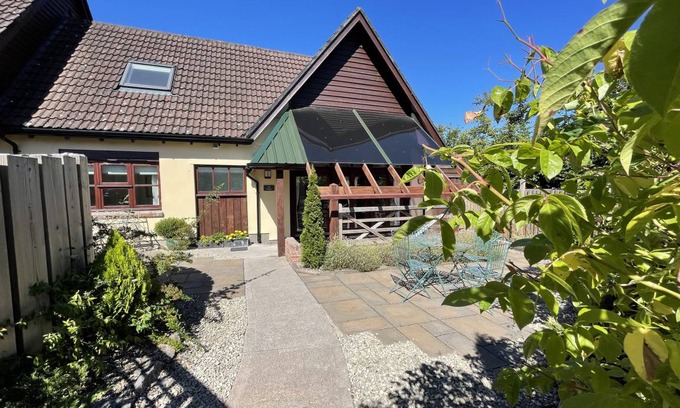Shipham Cottage | Cabin ∙ 2 bedrooms ∙ 4 guests