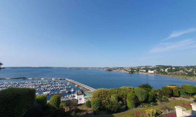 Torquay City Centre Cottage | Cabin ∙ 2 bedrooms ∙ 4 guests