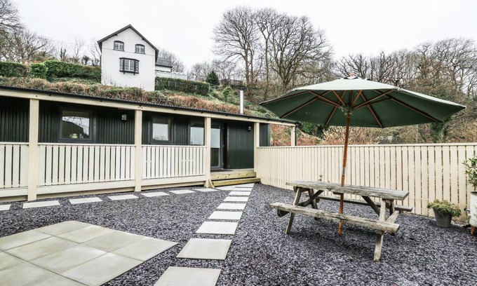 Borth Cottage | Cabin ∙ 2 bedrooms ∙ 4 guests
