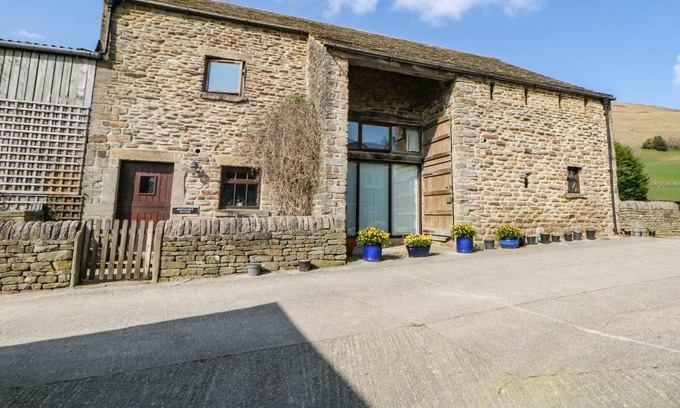 Peak District National Park Cottage | Cabin ∙ 2 bedrooms ∙ 4 guests