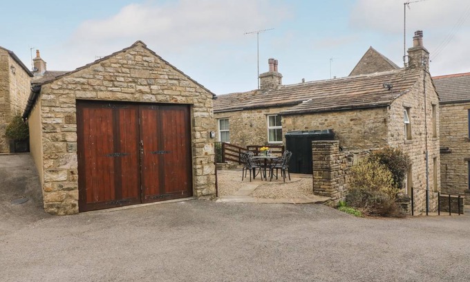 Hawes Cottage | Cabin ∙ 2 bedrooms ∙ 4 guests