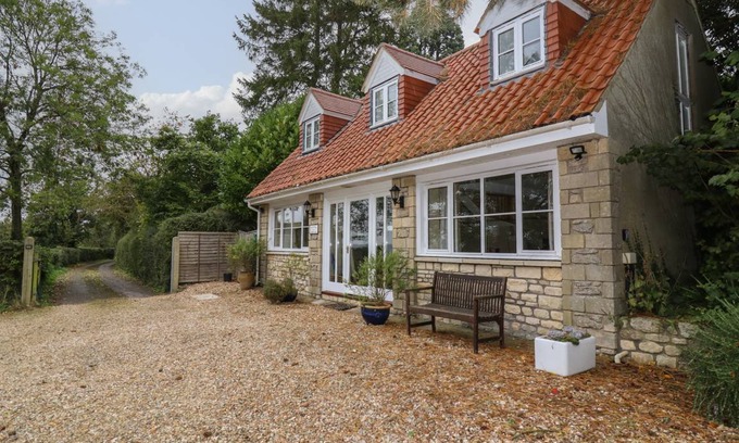 Bath Cottage | Cabin ∙ 2 bedrooms ∙ 4 guests