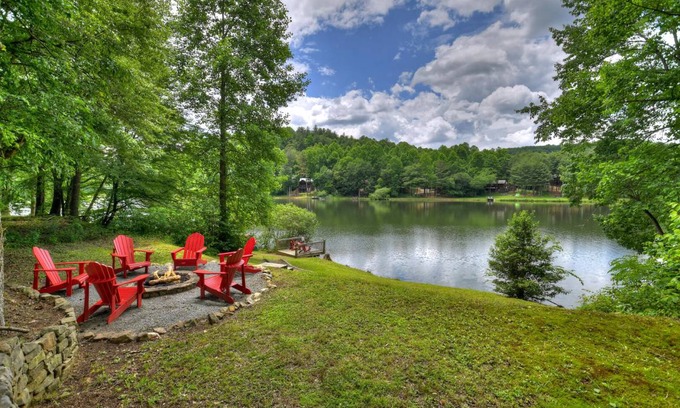 Ellijay Cabin | Cabin ∙ 2 bedrooms ∙ 4 guests
