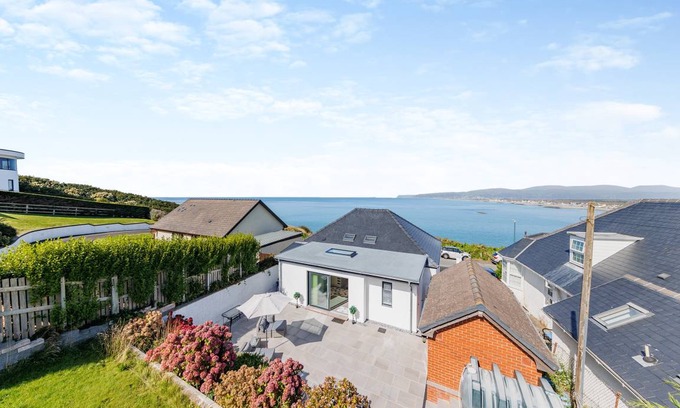 Borth Cottage | Cabin ∙ 2 bedrooms ∙ 5 guests