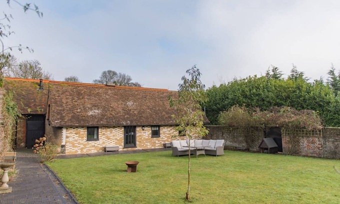 Norton Cottage | Cabin ∙ 2 bedrooms ∙ 4 guests