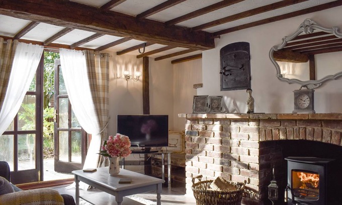 Geldeston Cottage | Cabin ∙ 2 bedrooms ∙ 4 guests