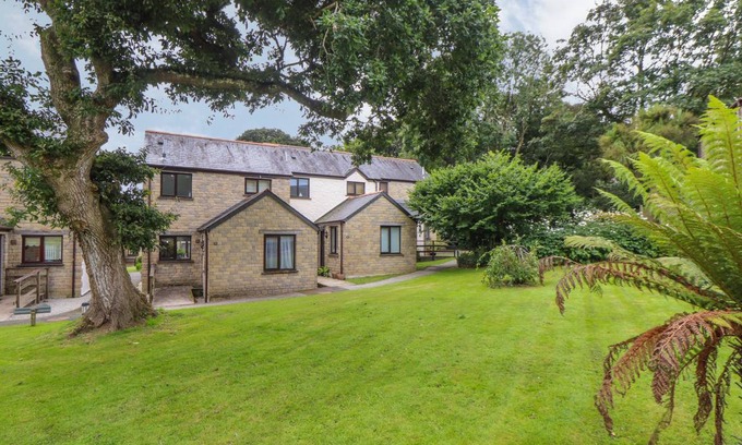 Falmouth Cottage | Cabin ∙ 2 bedrooms ∙ 4 guests
