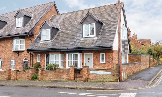 Hunstanton Cottage | Cabin ∙ 2 bedrooms ∙ 4 guests