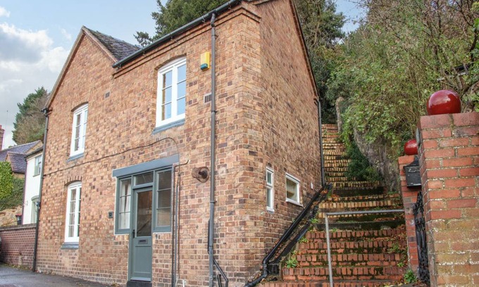 Ironbridge Cottage | Cabin ∙ 2 bedrooms ∙ 3 guests