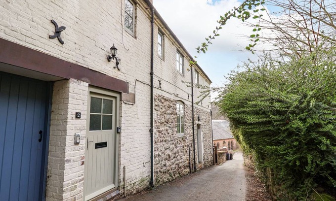 Ironbridge Cottage | Cabin ∙ 2 bedrooms ∙ 4 guests