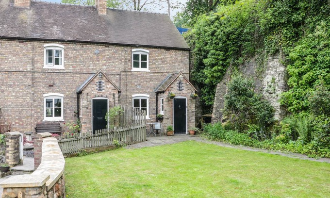 Coalbrookdale Cottage | Cabin ∙ 2 bedrooms ∙ 4 guests