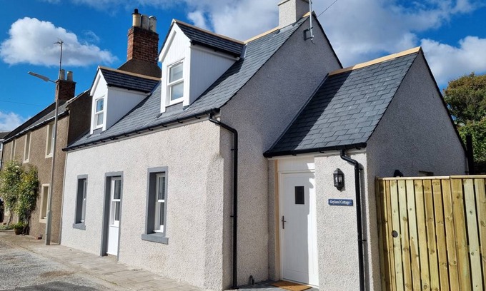 Johnshaven Cottage | Cabin ∙ 2 bedrooms ∙ 4 guests