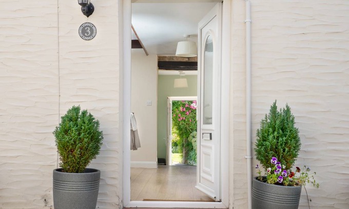 Laugharne Cottage | Cabin ∙ 2 bedrooms ∙ 4 guests