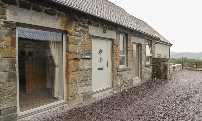 Llanrwst Cottage | Cabin ∙ 2 bedrooms ∙ 4 guests