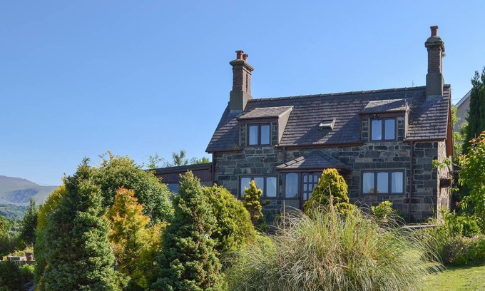 Bangor Cottage | Cabin ∙ 2 bedrooms ∙ 4 guests