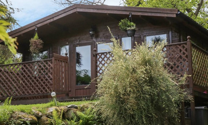 Henryd Cottage | Cabin ∙ 2 bedrooms ∙ 4 guests