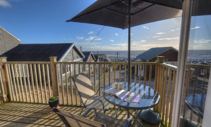 Lyme Regis Cottage | Cabin ∙ 2 bedrooms ∙ 4 guests