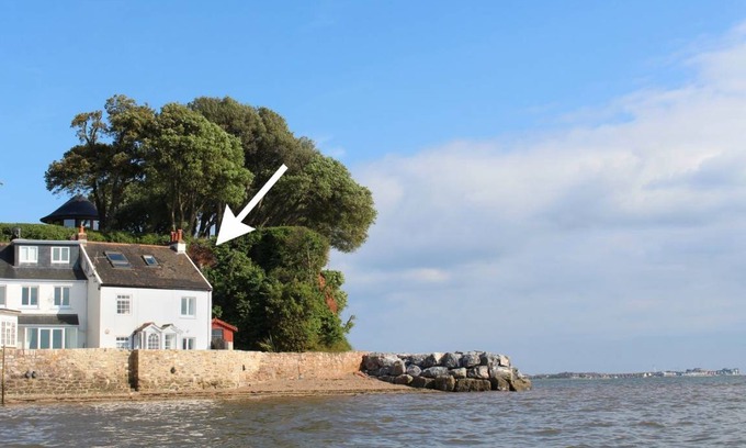 Lympstone Cottage | Cabin ∙ 2 bedrooms ∙ 4 guests