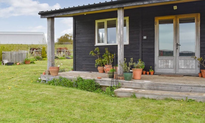 Maresfield Cottage | Cabin ∙ 2 bedrooms ∙ 4 guests