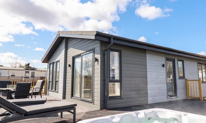 Redruth Cottage | Cabin ∙ 2 bedrooms ∙ 4 guests