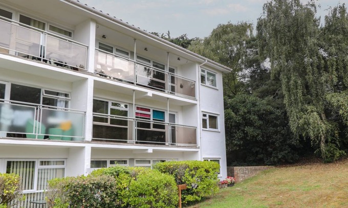 Sandbanks Cottage | Cabin ∙ 2 bedrooms ∙ 3 guests
