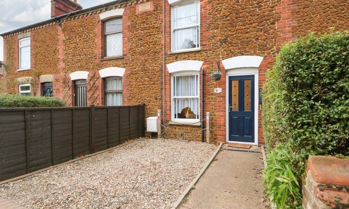 Snettisham Cottage | Cabin ∙ 2 bedrooms ∙ 4 guests