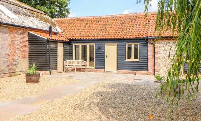 Stanfield Cottage | Cabin ∙ 2 bedrooms ∙ 5 guests