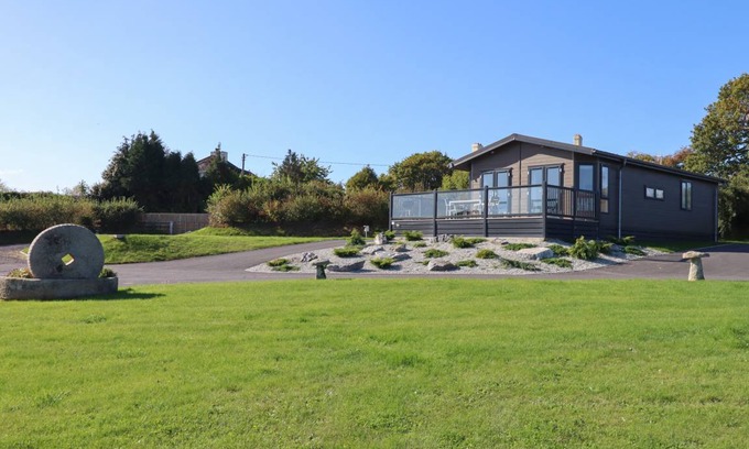 Teigngrace Cottage | Cabin ∙ 2 bedrooms ∙ 4 guests