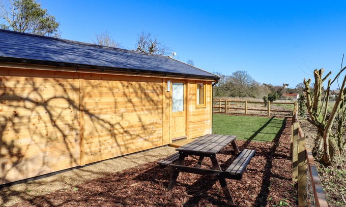 Theberton Cottage | Cabin ∙ 2 bedrooms ∙ 4 guests