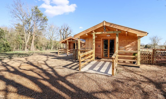 Theberton Cottage | Cabin ∙ 2 bedrooms ∙ 4 guests