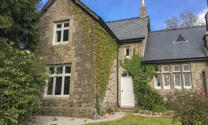 South Brent Cottage | Cabin ∙ 2 bedrooms ∙ 6 guests