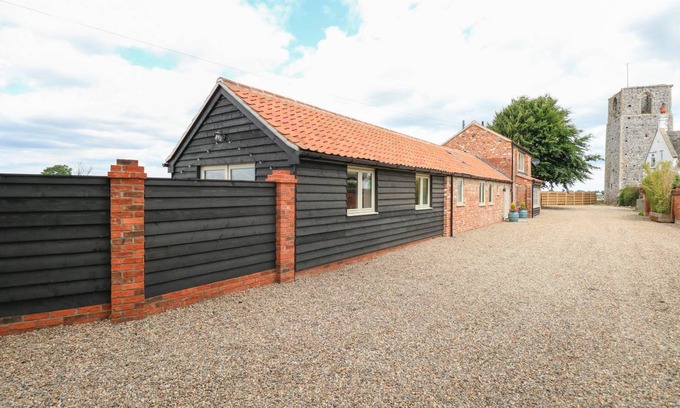 Repps with Bastwick Cottage | Cabin ∙ 2 bedrooms ∙ 6 guests