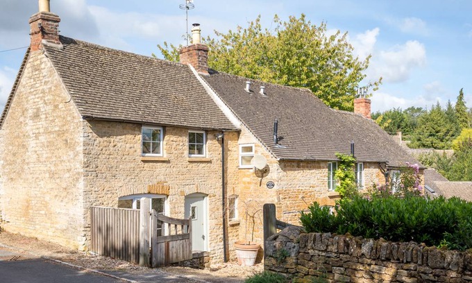 Upper Oddington Cottage | Cabin ∙ 3 bedrooms ∙ 6 guests