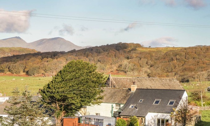 Kirkby-in-Furness Cottage | Cabin ∙ 3 bedrooms ∙ 5 guests