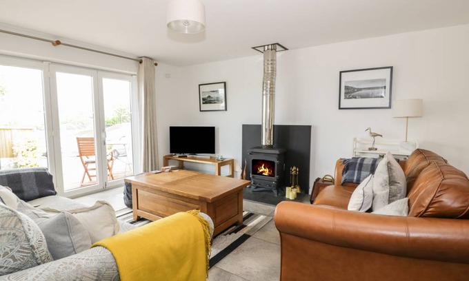St Dogmaels Cottage | Cabin ∙ 3 bedrooms ∙ 6 guests