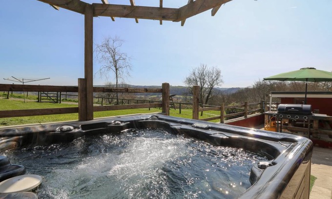 Felinfach Cottage | Cabin ∙ 3 bedrooms ∙ 6 guests