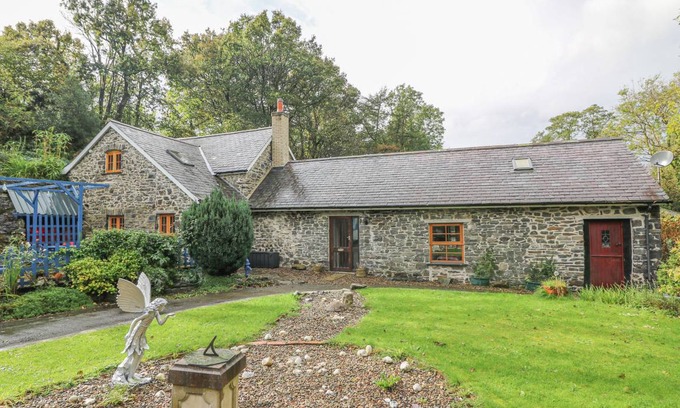 Bontnewydd Cottage | Cabin ∙ 3 bedrooms ∙ 8 guests