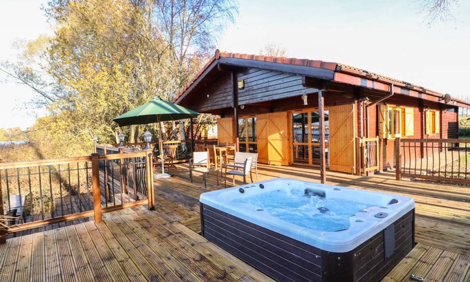 Tattershall Cottage | Cabin ∙ 3 bedrooms ∙ 8 guests