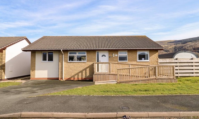 Fairbourne Cottage | Cabin ∙ 3 bedrooms ∙ 5 guests