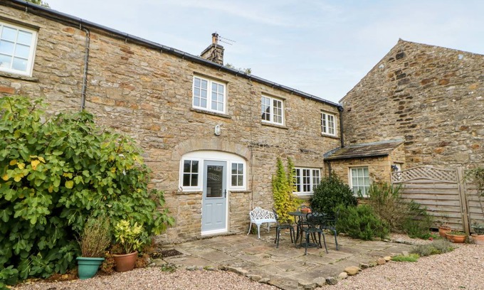 Leyburn Cottage | Cabin ∙ 3 bedrooms ∙ 5 guests