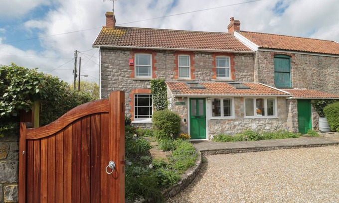Cheddar Cottage | Cabin ∙ 3 bedrooms ∙ 5 guests