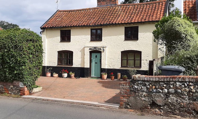 Walpole Cottage | Cabin ∙ 3 bedrooms ∙ 5 guests