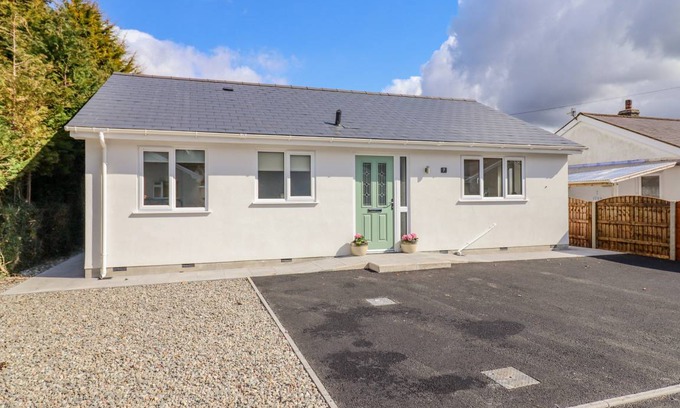 Llanycil Cottage | Cabin ∙ 3 bedrooms ∙ 5 guests