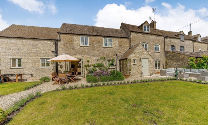 Stroud Cottage | Cabin ∙ 3 bedrooms ∙ 6 guests