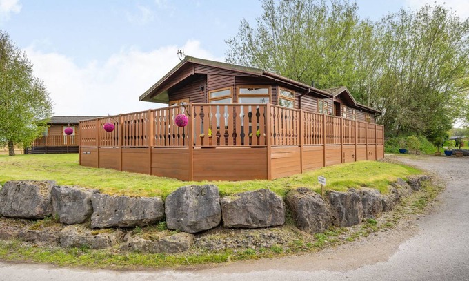 South Lakeland Leisure Village Cottage | Cabin ∙ 3 bedrooms ∙ 6 guests