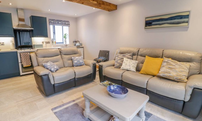 Caersws Cottage | Cabin ∙ 3 bedrooms ∙ 6 guests