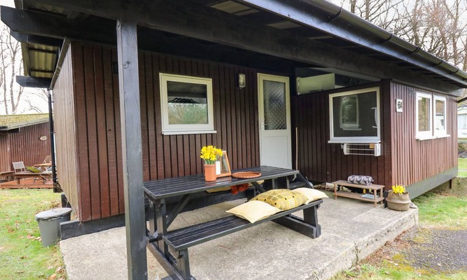 Cenarth Cottage | Cabin ∙ 3 bedrooms ∙ 6 guests
