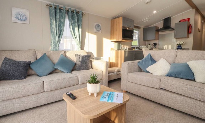 Morecambe Cottage | Cabin ∙ 3 bedrooms ∙ 6 guests