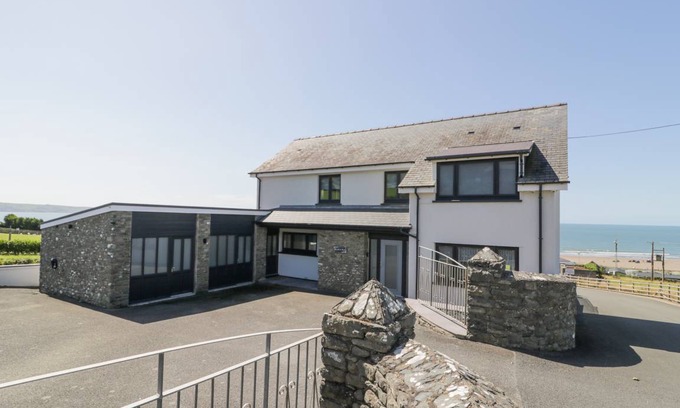 Barmouth Cottage | Cabin ∙ 3 bedrooms ∙ 6 guests